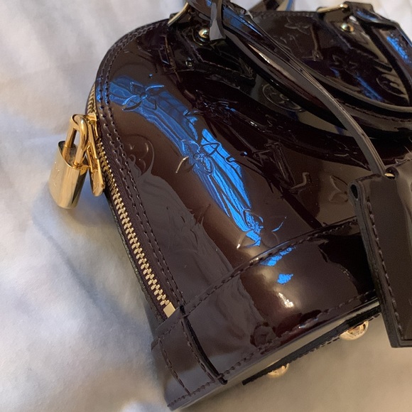 Louis Vuitton Alma handbag - Picture 4 of 13